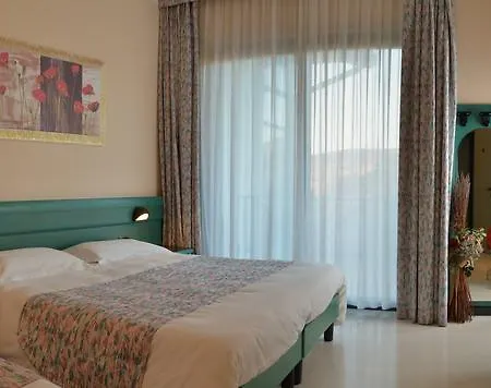 Eden Hotel 3*