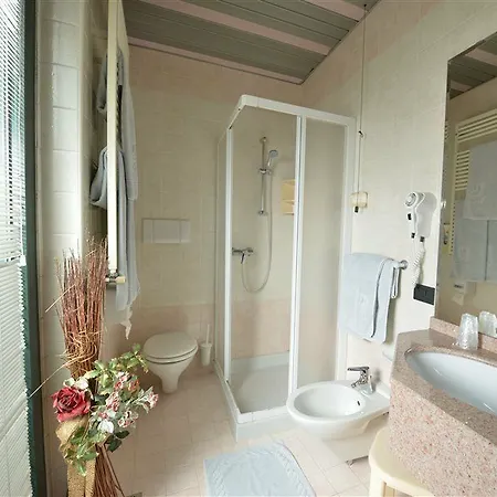 Eden Hotel 3*